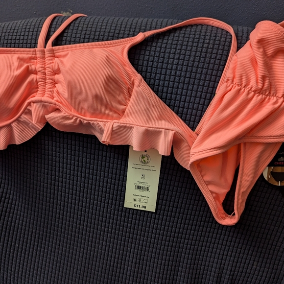 Pink bikini - Picture 4 of 8